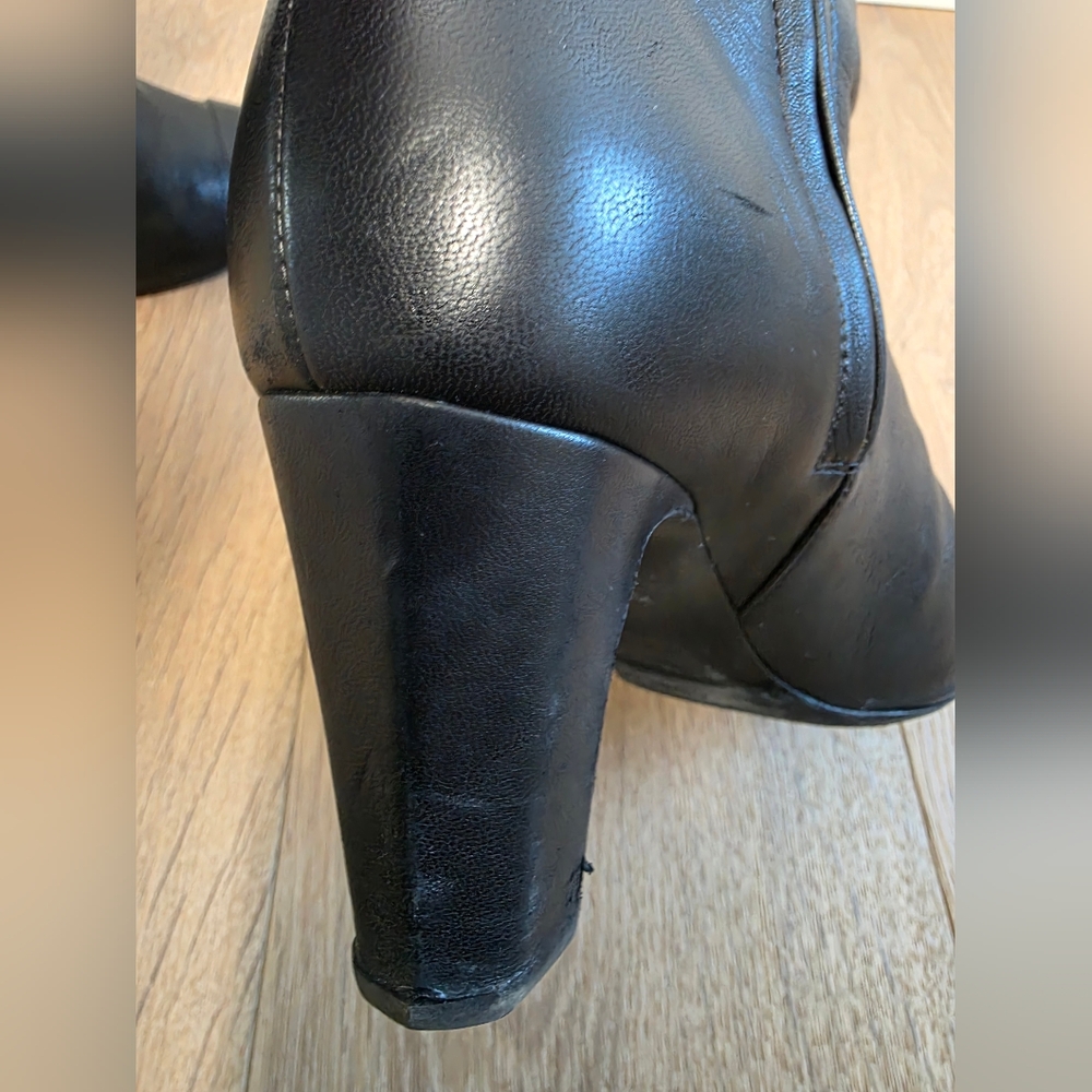 CHANEL Black Leather Boots - Picture 10 of 16